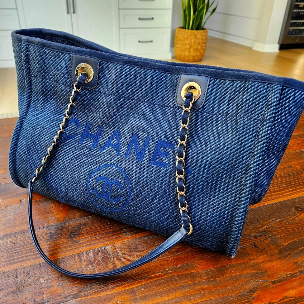 Chanel Deauville large dark Navy mixed fibers tote bag